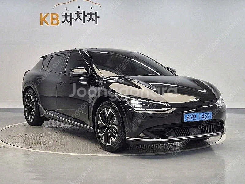 EV6 중고 EV6 중고차 검정색 2023년식 롱레인지 AWD 어스 중고차카페--5